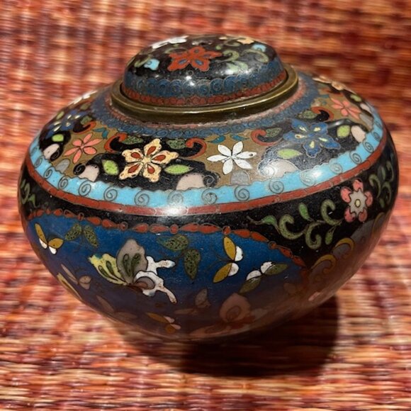 Japanese cloisonné koro lidded jar estimated from the Meiji period (1868-1912)